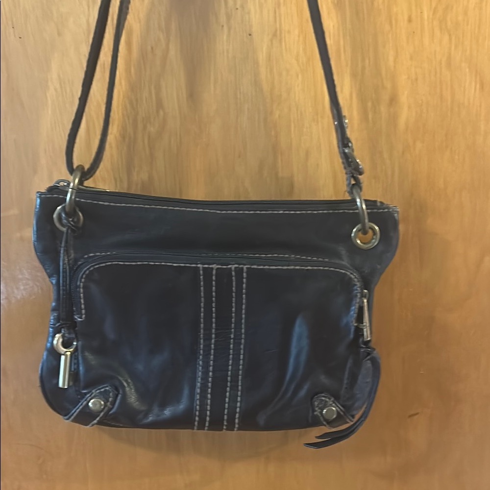 Fossil Black Crossbody Bag with Adjustable Strap and Soft Leather